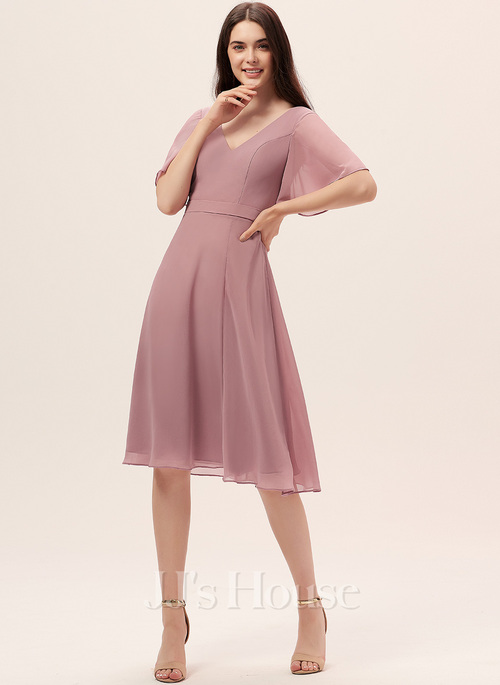 A-line V-Neck Knee-Length Chiffon Cocktail Dress (016237009)