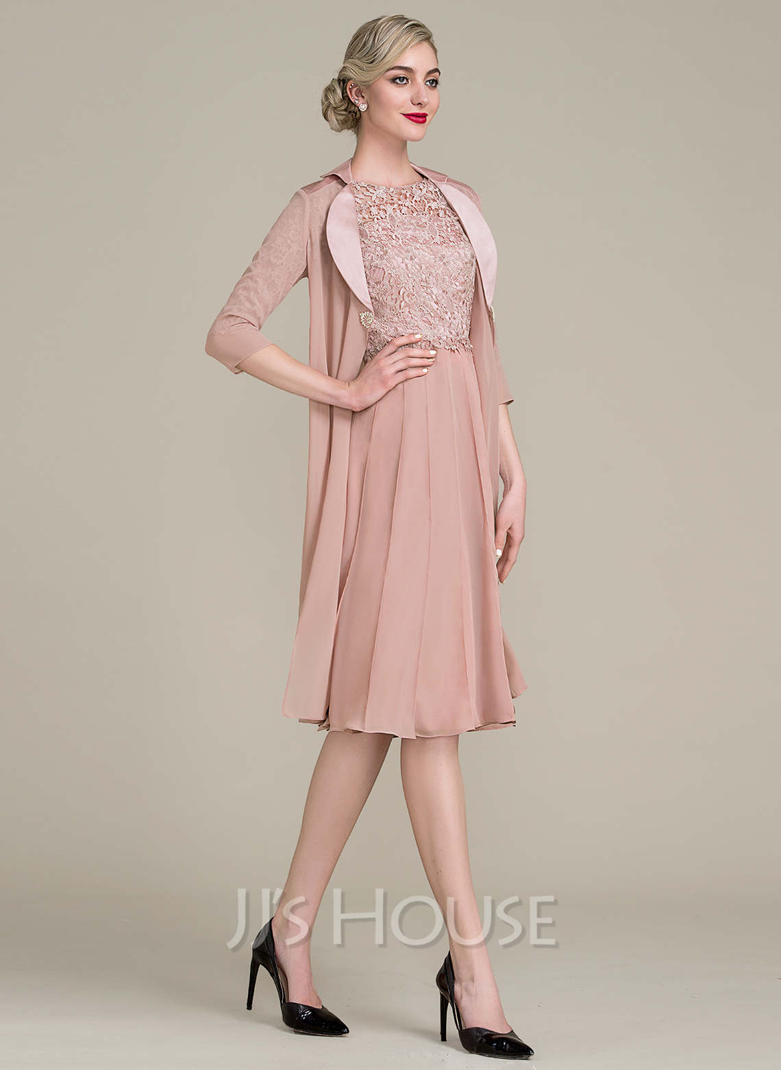 A-Line/Princess Scoop Neck Knee-Length Chiffon Lace Cocktail Dress ...