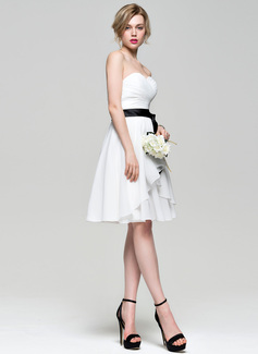 2022 Bridesmaid Dresses Sweetheart Knee Length Chiffon With Handmade Flower A Line main image 1