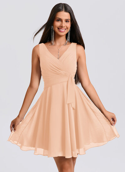 Kleid mit V-Ausschnitt Plissee aus Chiffon