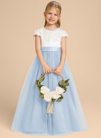 Kleid in Prinzessin-Linie mit Perlen aus Tüll