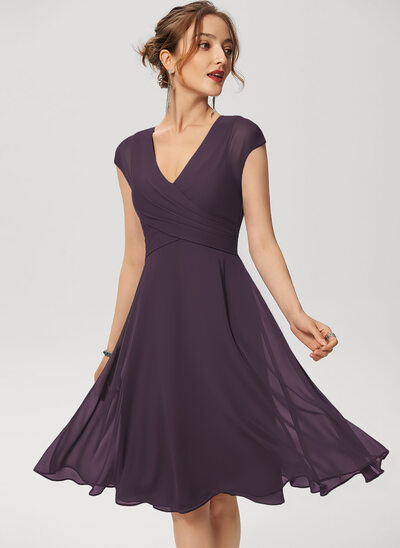 Kleid mit V-Ausschnitt Rüschen aus Chiffon