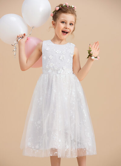 Kleid in A-Linie mit Perlen aus Tüll